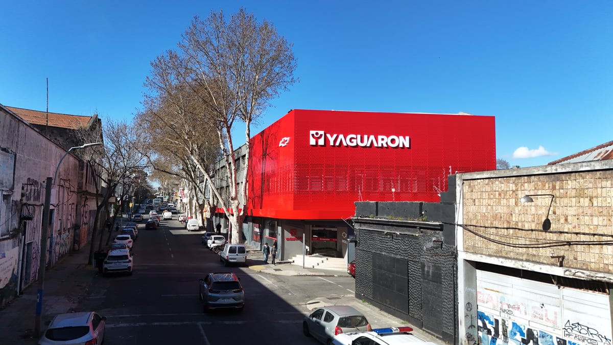 YAGUARON REPUESTOS — Logística · Oficinas + Depósito en Montevideo, Uruguay — imagen 2