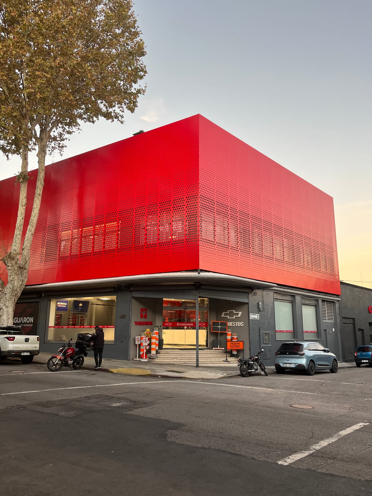 YAGUARON REPUESTOS — Logística · Oficinas + Depósito en Montevideo, Uruguay — imagen 3